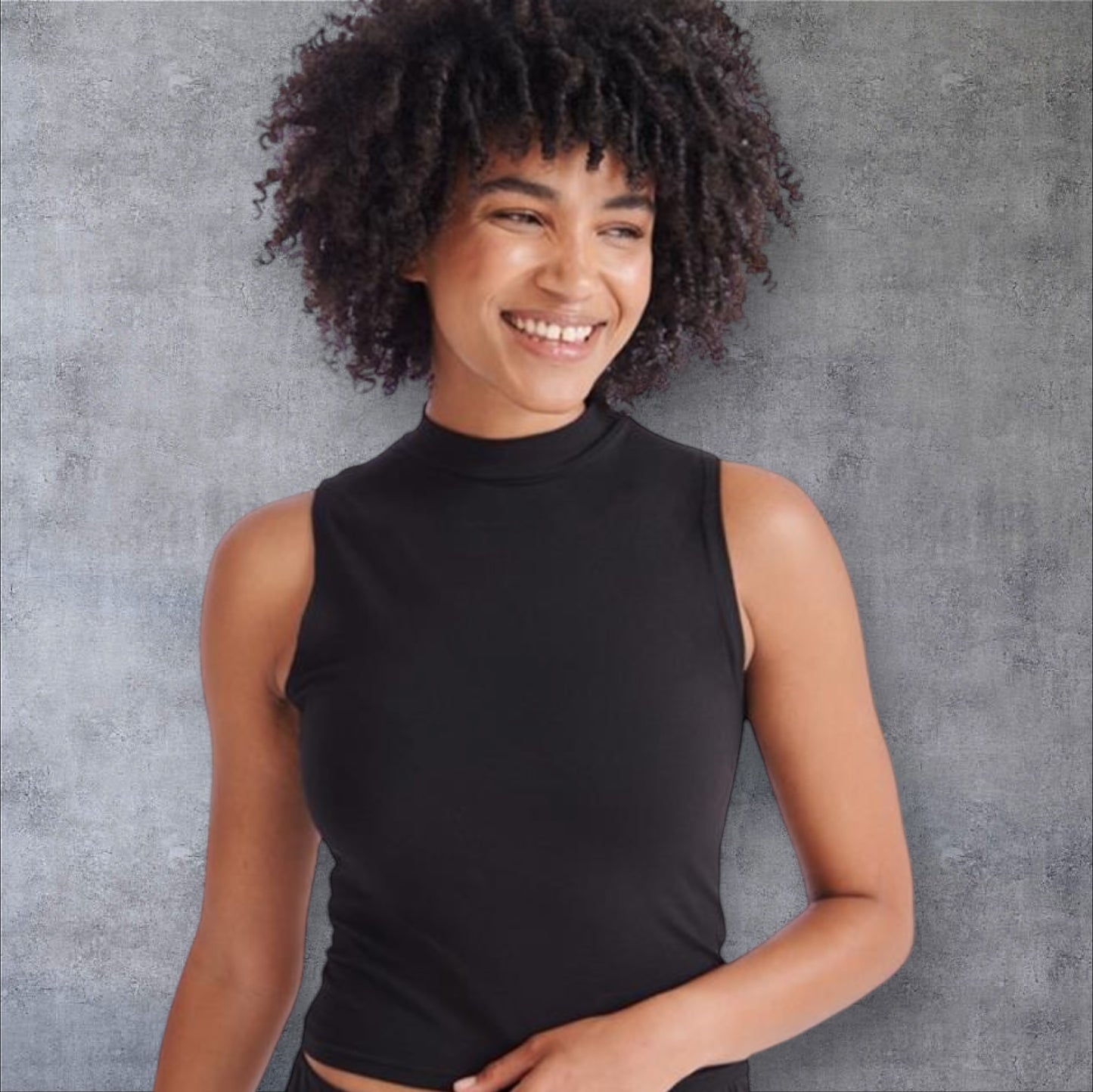 CUSTOMISABLE CROPPED FUNNEL NECK VEST
